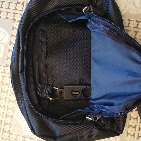 Original WALT DISNEY fanny pack - Picture 5 of 7